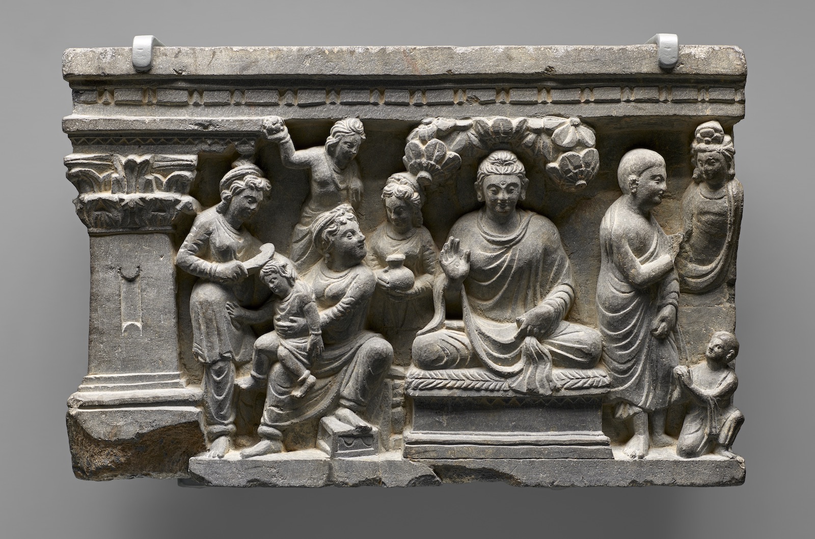 मौन बुद्ध।