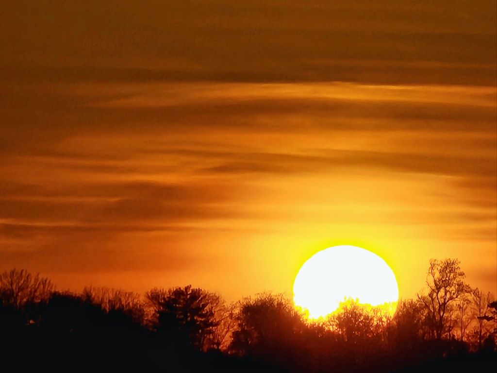 sunset hues, again with the&nbsp;blues.